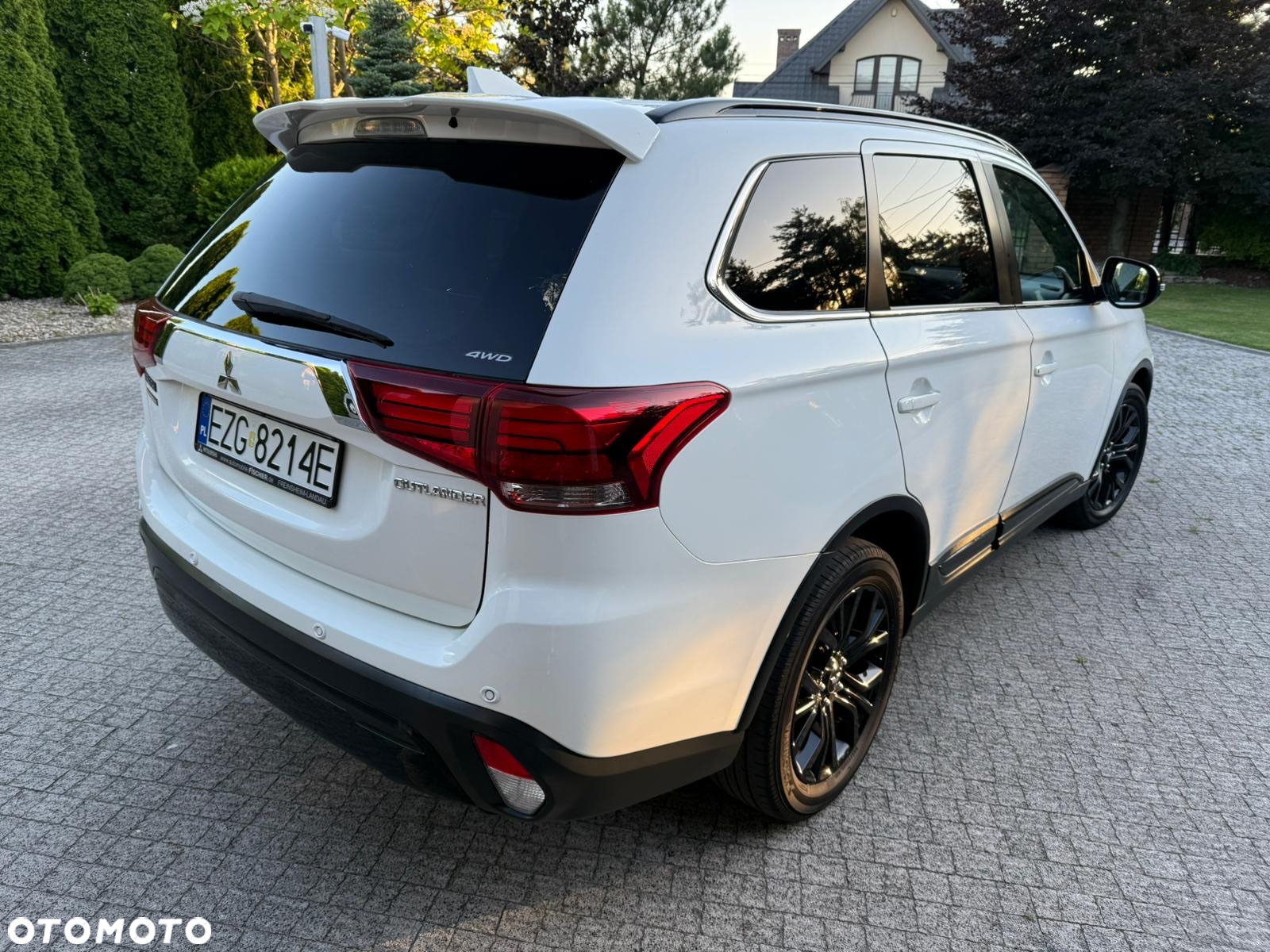 Mitsubishi Outlander 2.0 Instyle Navi 4WD CVT - 7