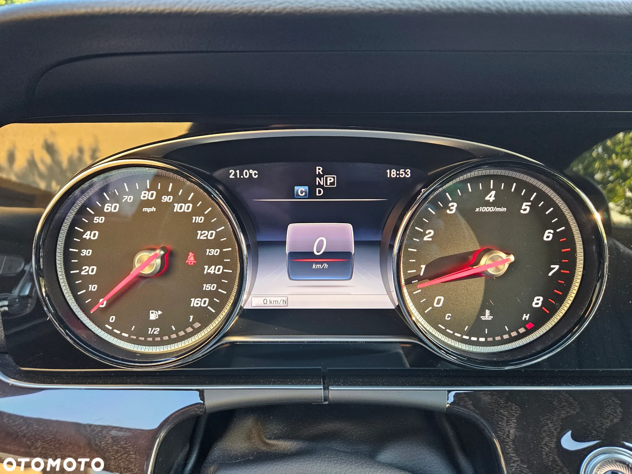 Mercedes-Benz Klasa E 300 9G-TRONIC AMG Line - 26