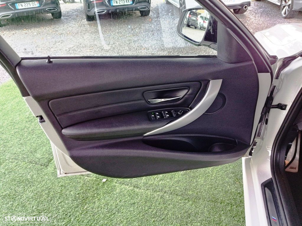 BMW 320 d Auto Pack M - 37
