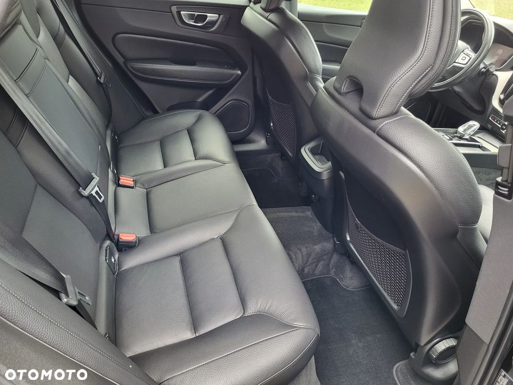 Volvo XC 60 B4 B Geartronic Momentum Pro - 16