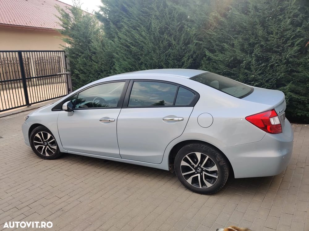 Honda Civic 1.8 i-VTEC AT Elegance - 2