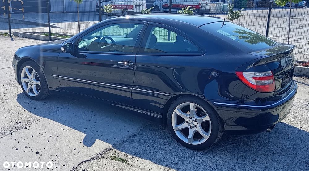 Mercedes-Benz Klasa C 180 Kompressor Automatik Sport Edition - 3