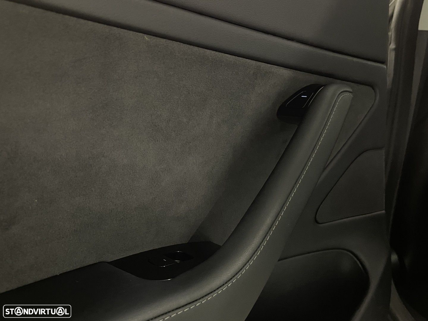 Tesla Model 3 - 35