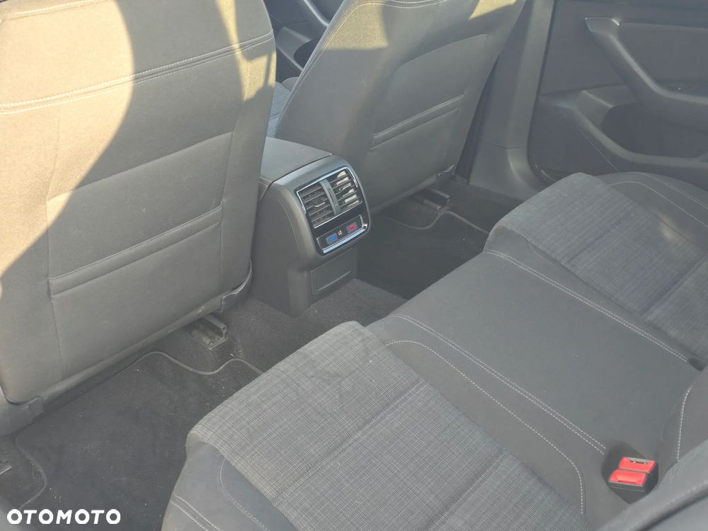 Volkswagen Passat 2.0 TDI (BlueMotion Technology) Comfortline - 16