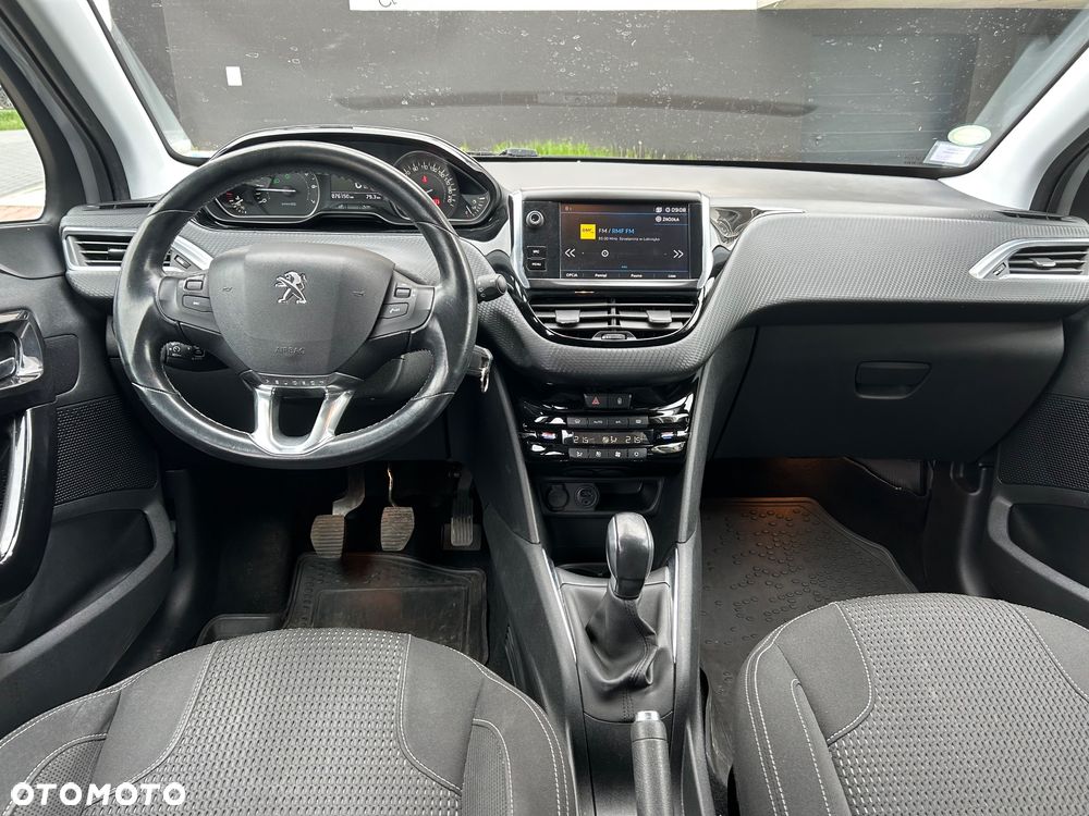 Peugeot 208 1.2 VTi Allure - 10