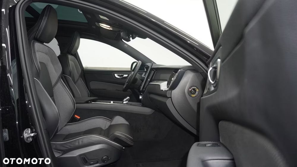 Volvo XC 60 B5 B AWD Plus Black Edition - 13