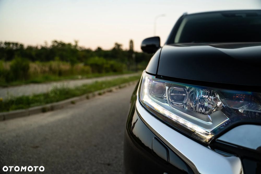 Mitsubishi Outlander - 6