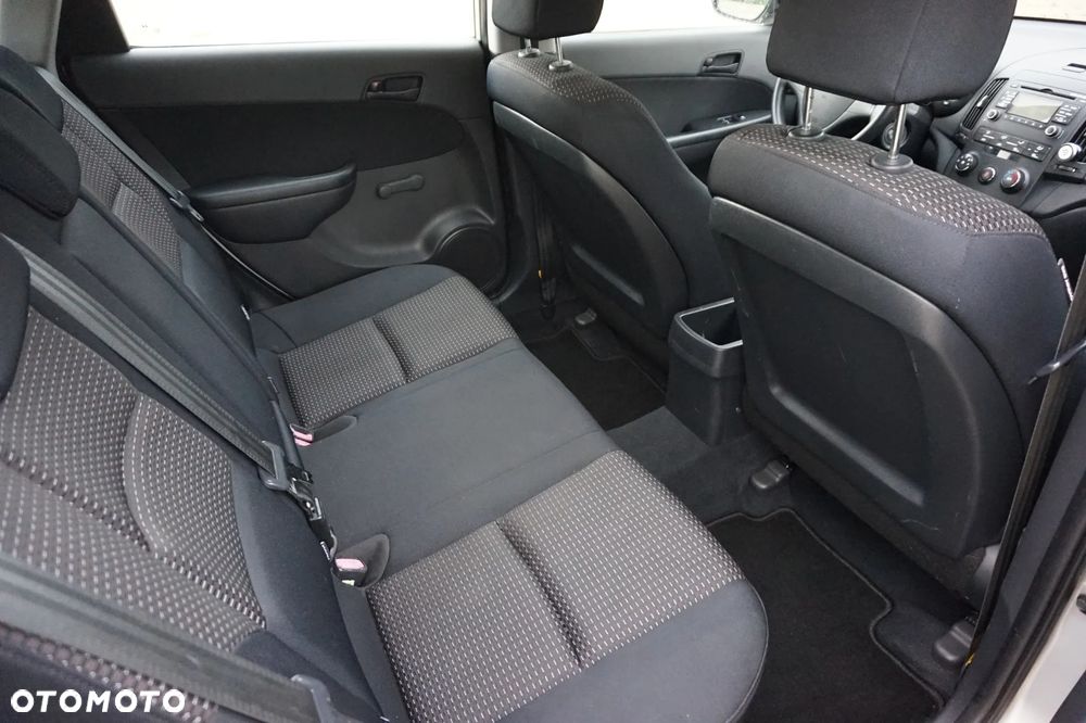 Hyundai i30 1.6 Classic - 16