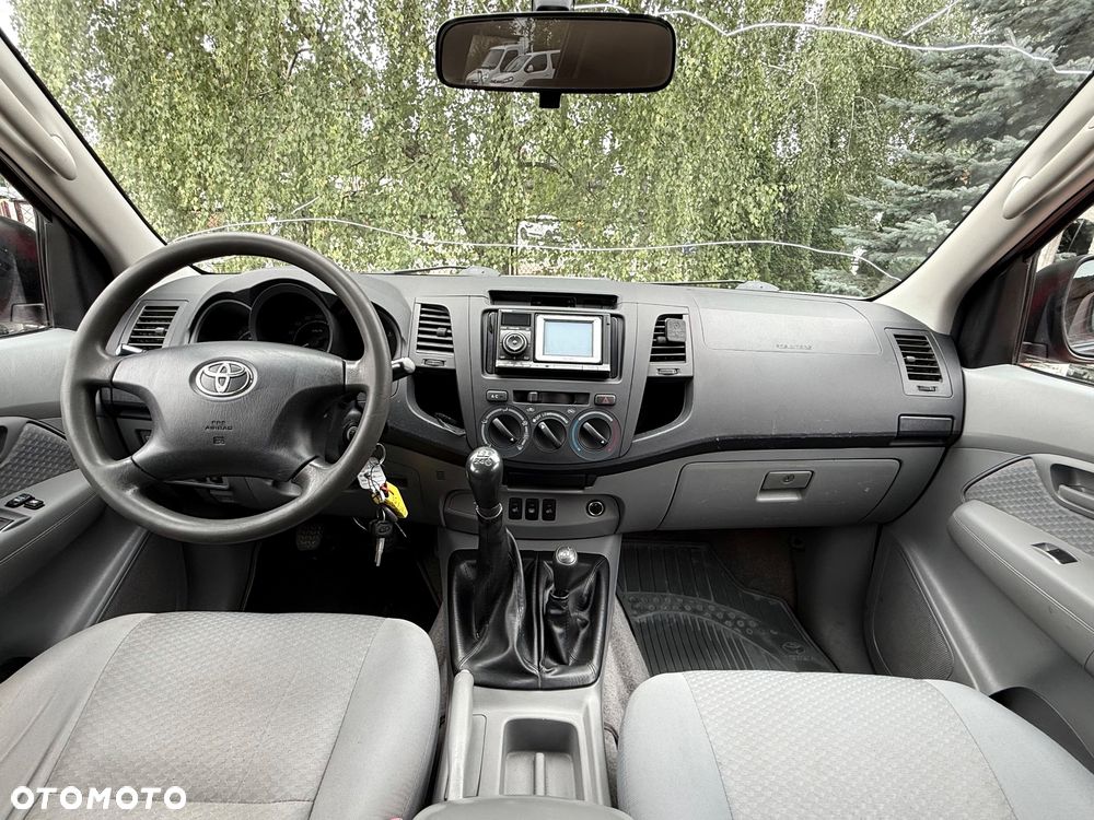 Toyota Hilux - 10