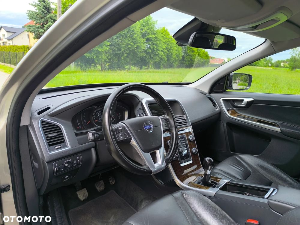 Volvo XC 60 D3 Momentum - 12