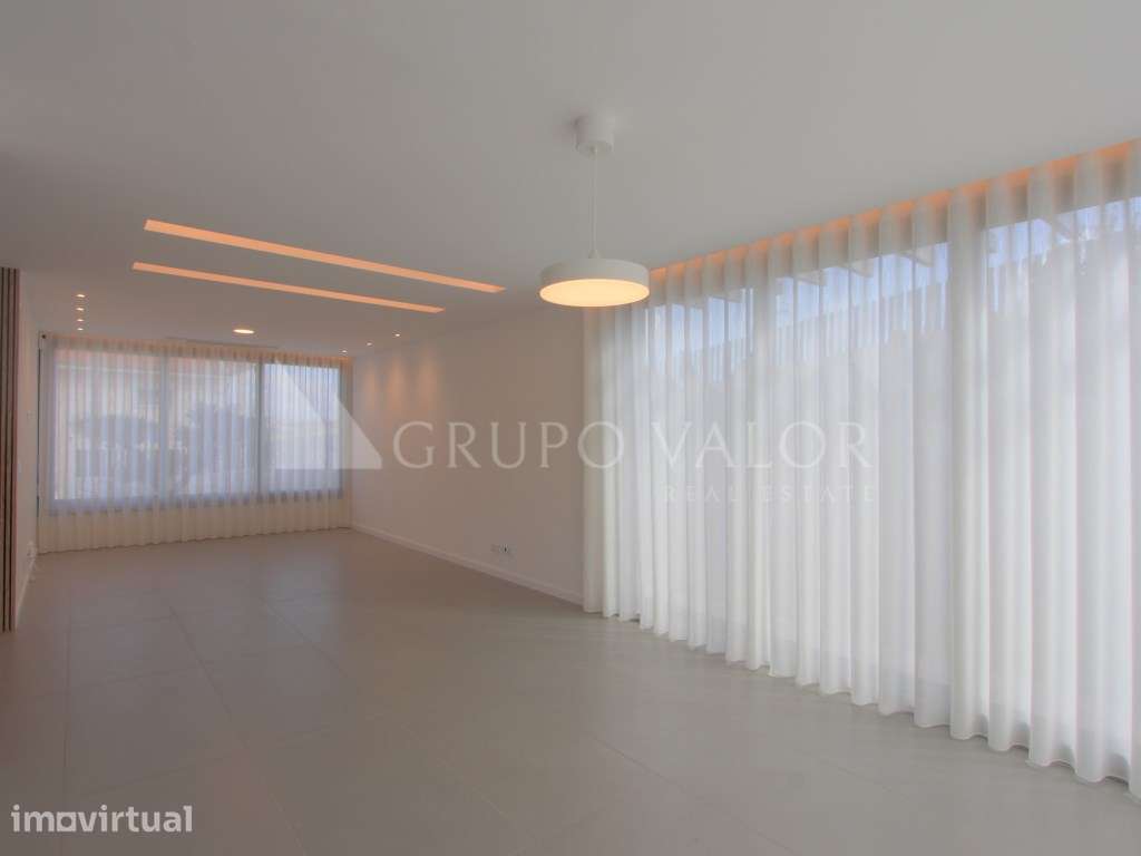 Moradia T4 com Piscina - Funchalinho - Grande imagem: 4/38