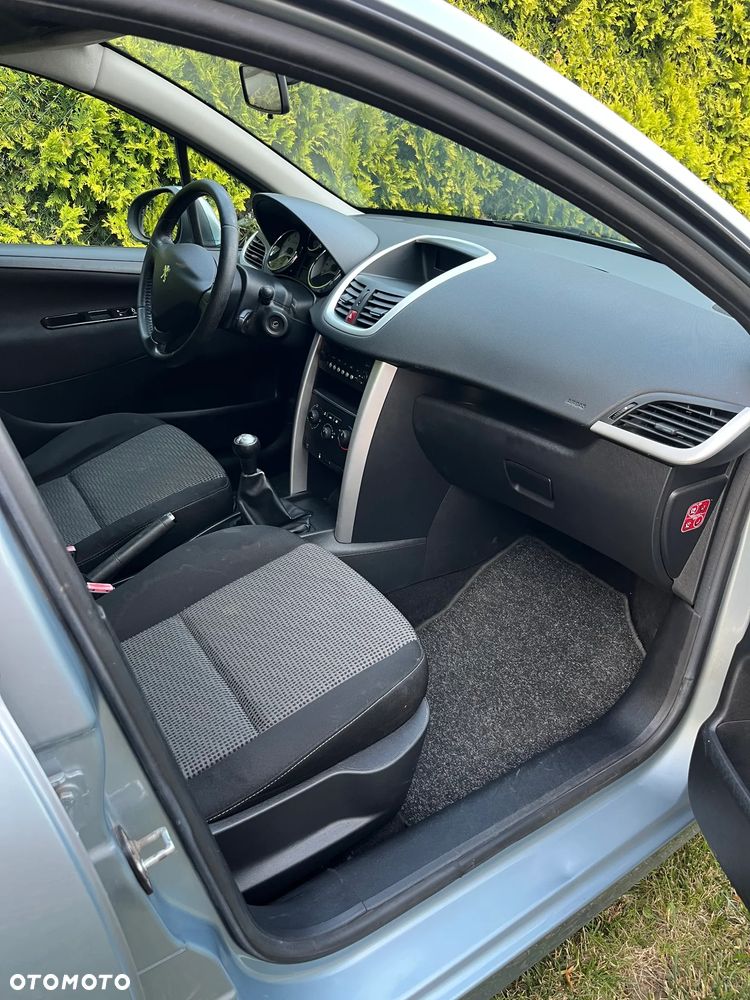 Peugeot 207 1.4 - 14