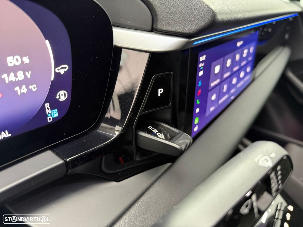 Porsche Macan Electric 4 - 16