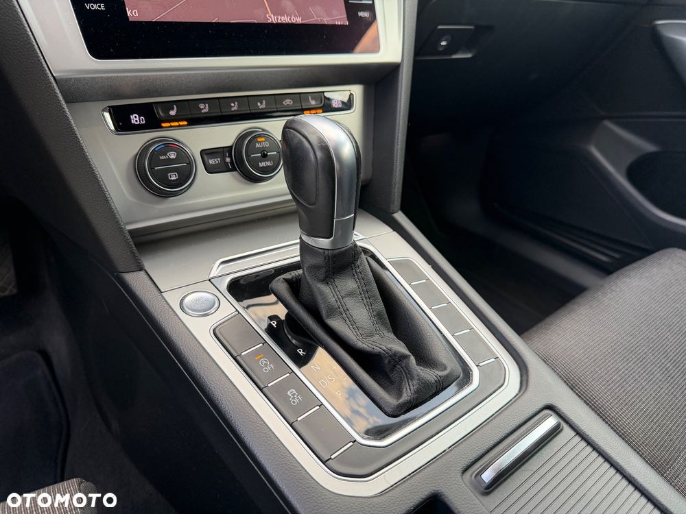 Volkswagen Passat 1.8 TSI BMT Comfortline DSG - 24
