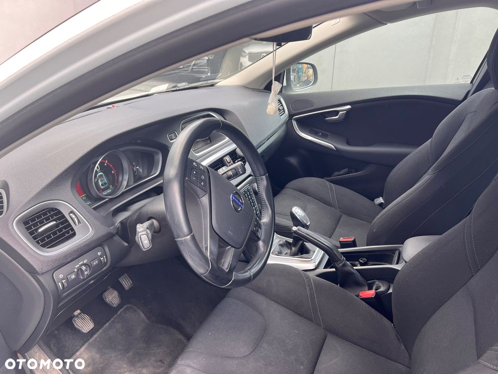 Volvo V40 D2 - 12