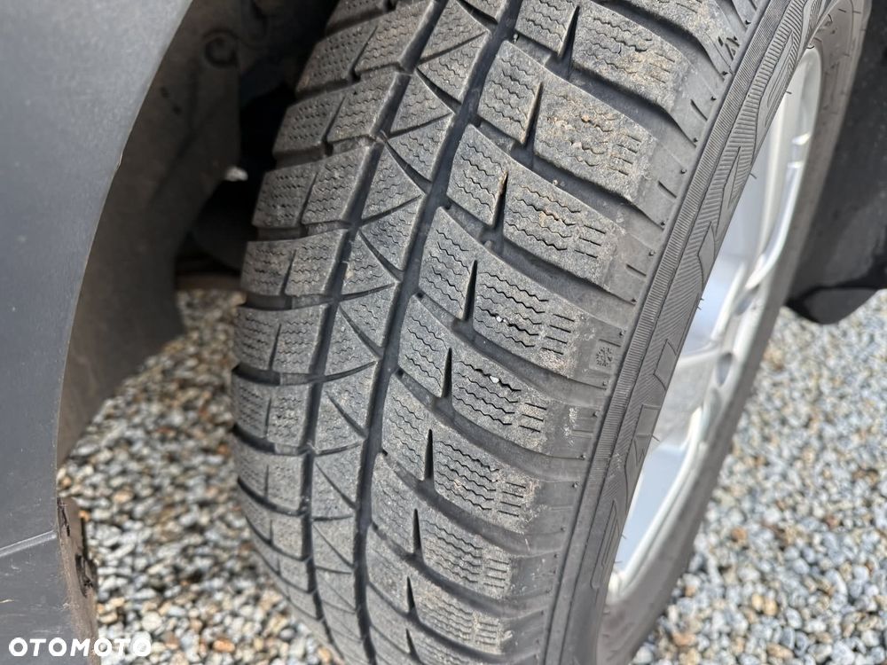 Ford Kuga 2.0 TDCi 2x4 Titanium - 14