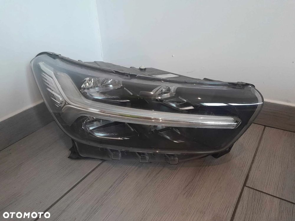 LAMPA PRAWA PRZEDNIA PRZÓD VOLVO XC40 II 18- FULL LED 31655636 - 3