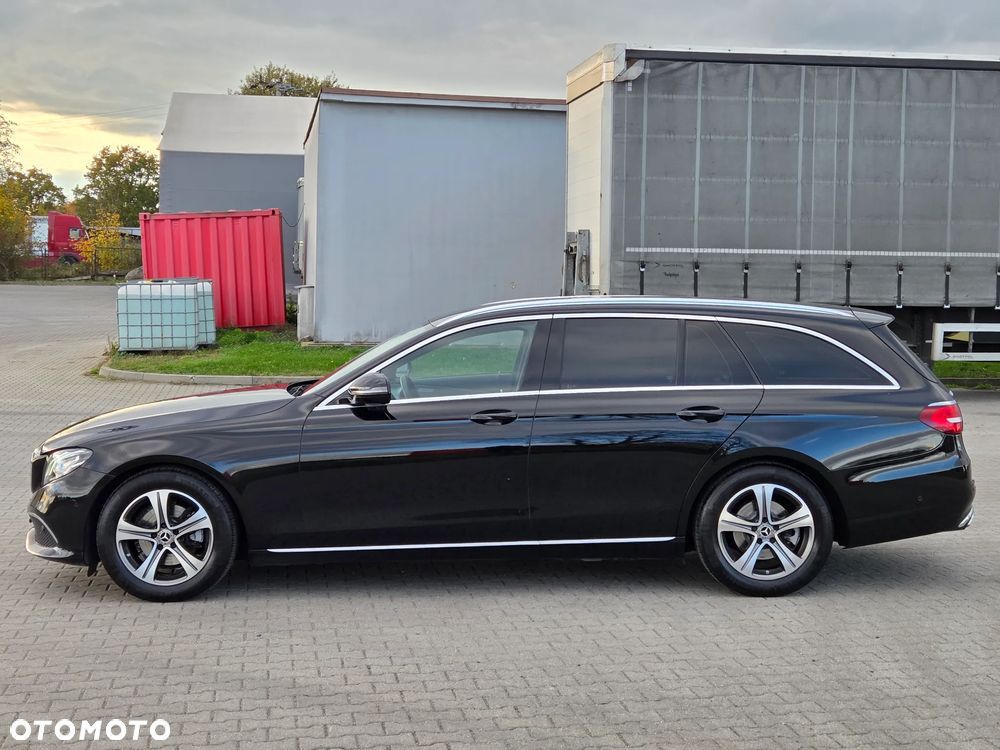 Mercedes-Benz Klasa E 220 d T 9G-TRONIC Exclusive - 2