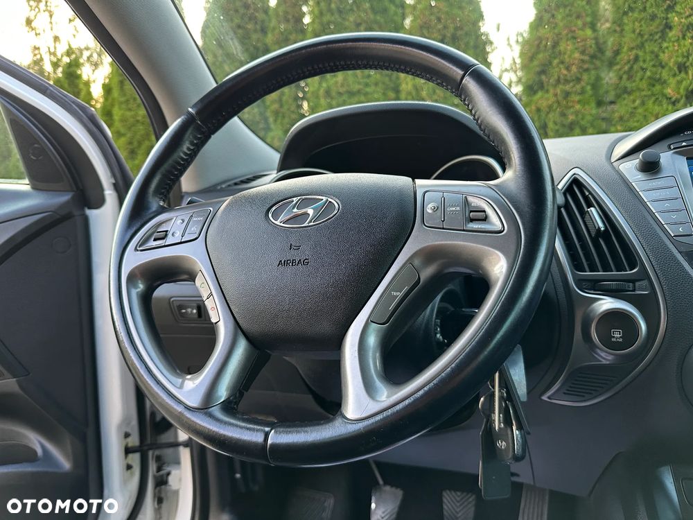 Hyundai ix35 blue 1.6 2WD Finale Silver - 4