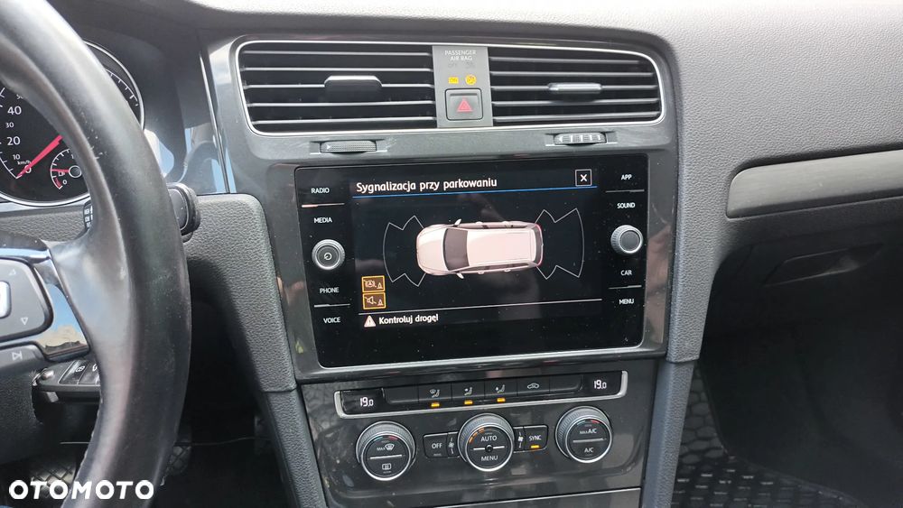 Volkswagen Golf 1.6 TDI BMT Comfortline - 10