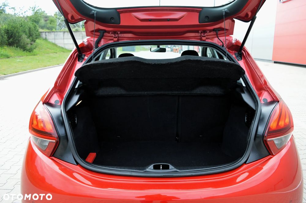 Peugeot 208 1.2 PureTech Allure - 32