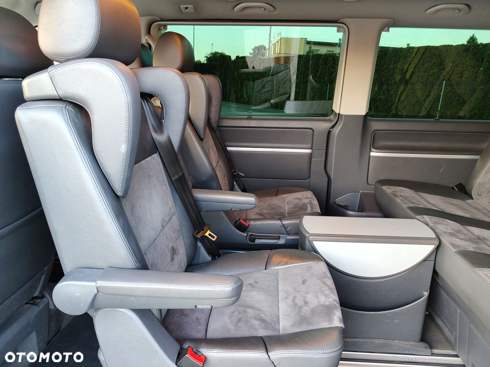 Volkswagen Multivan - 16