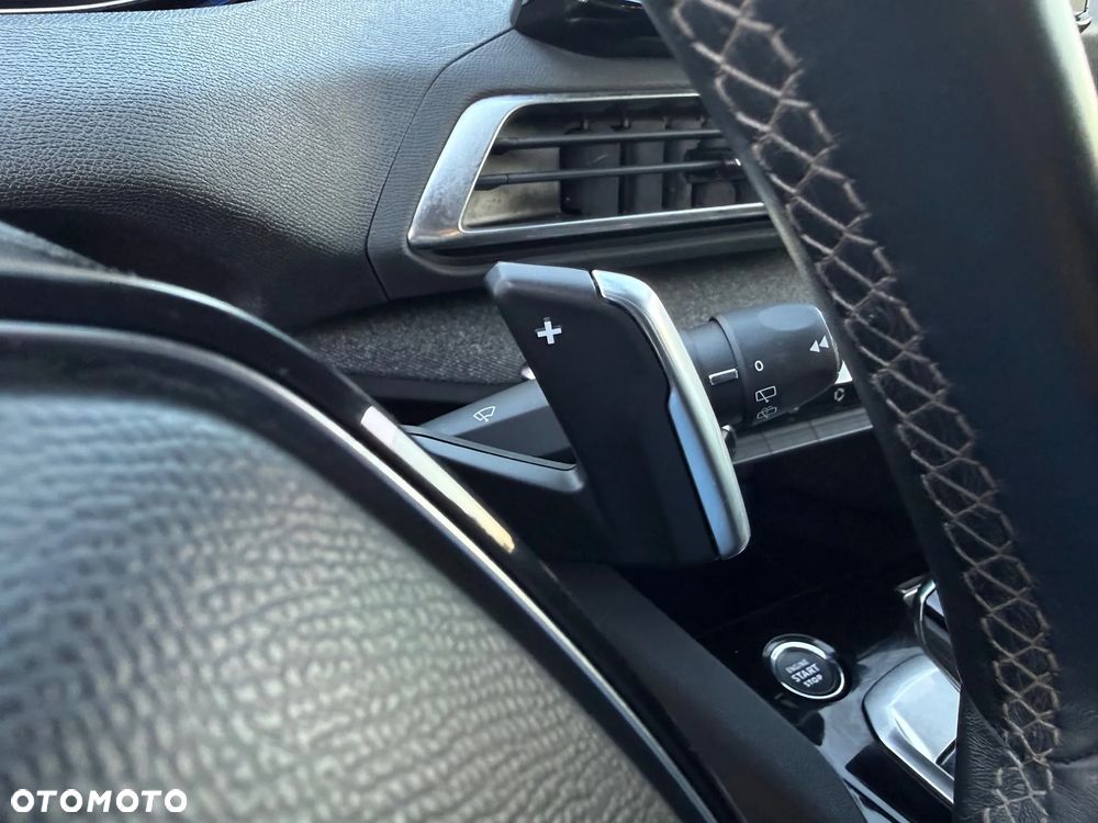 Peugeot 3008 1.6 PureTech Hybrid PHEV Allure Pack S&S EAT8 - 20