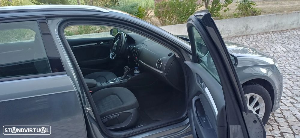 Audi A3 Sportback 1.6 TDI S-line S tronic - 4