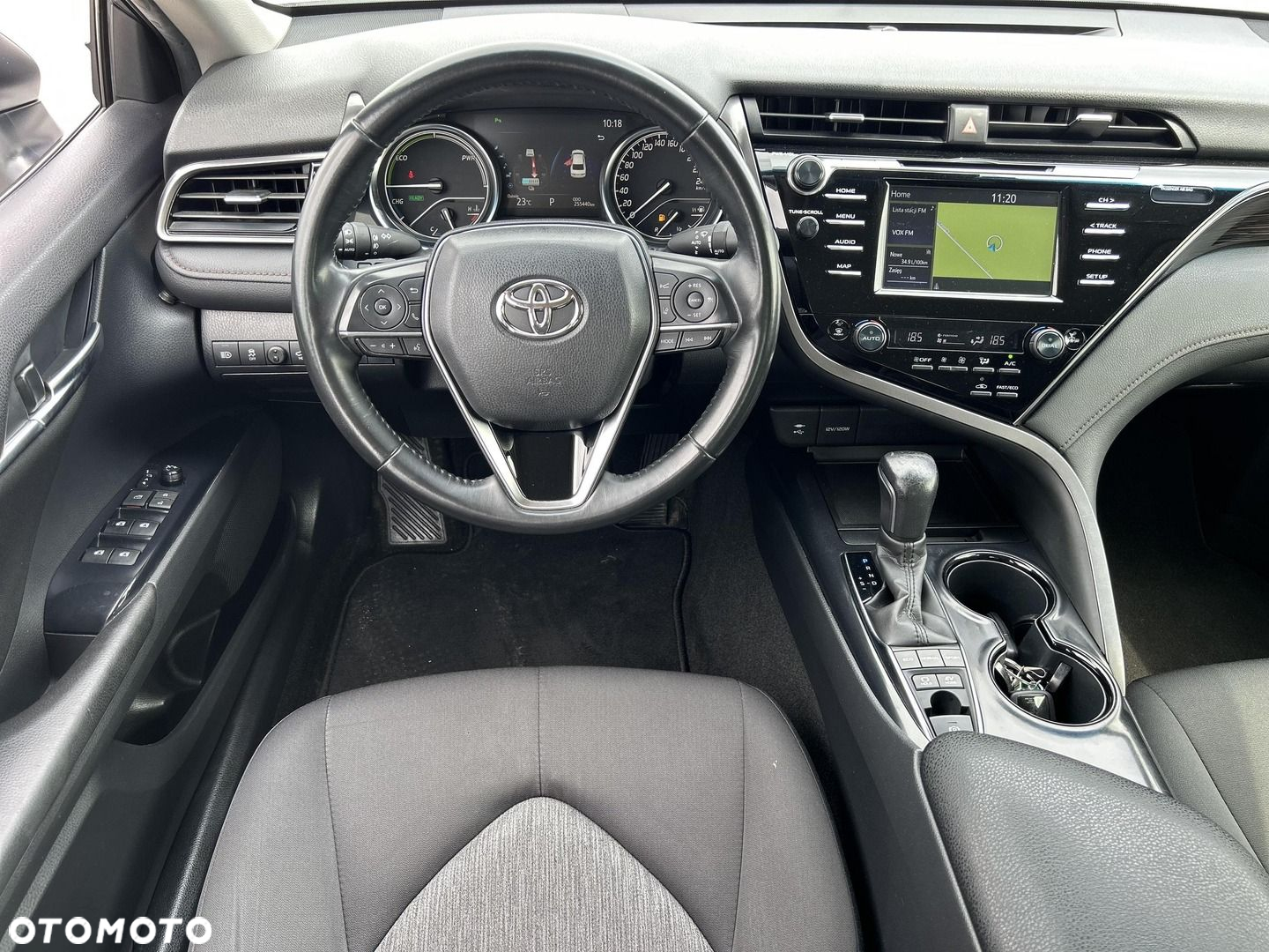 Toyota Camry - 12