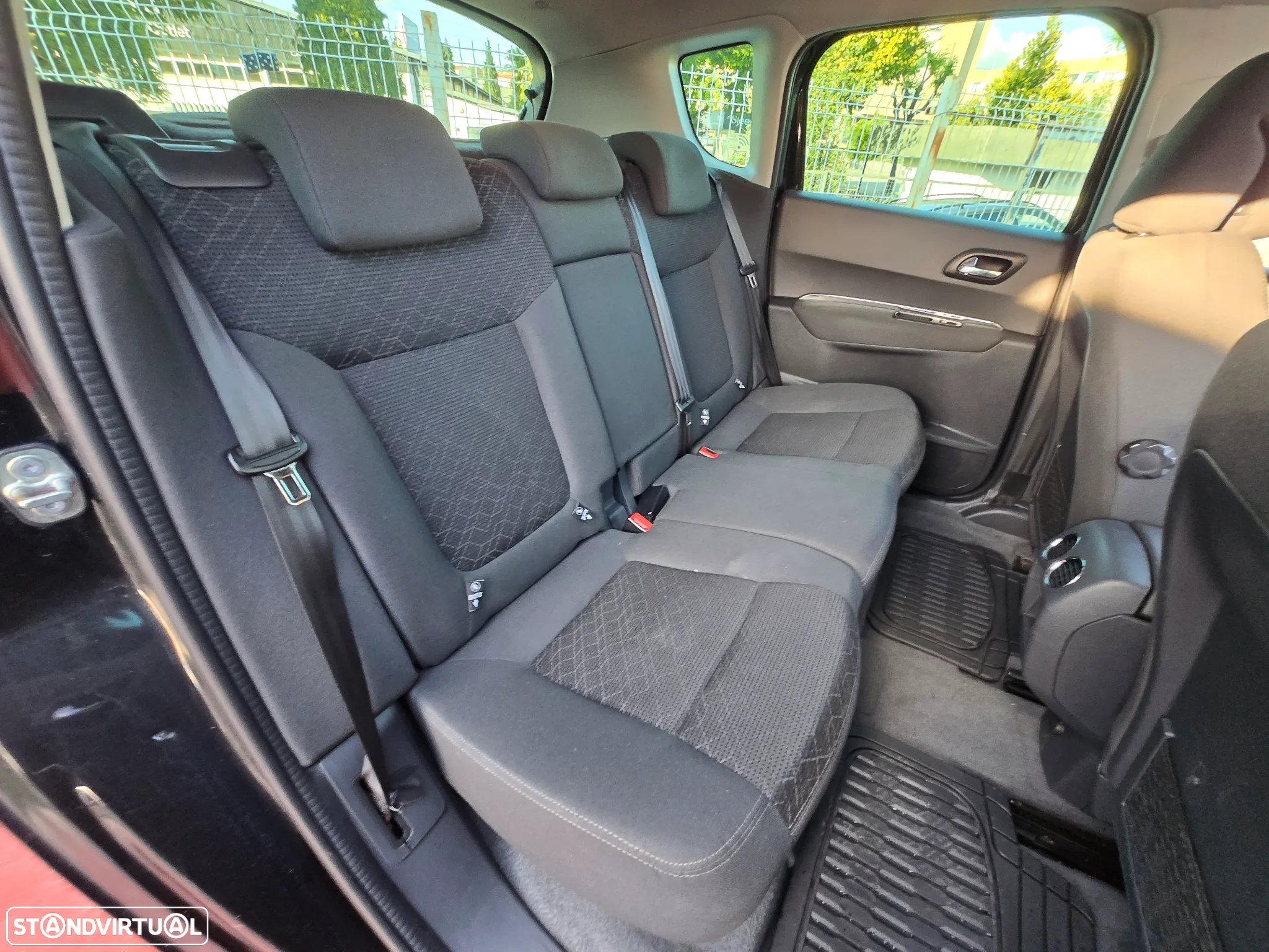 Peugeot 3008 1.6 BlueHDi Style EAT6 - 8