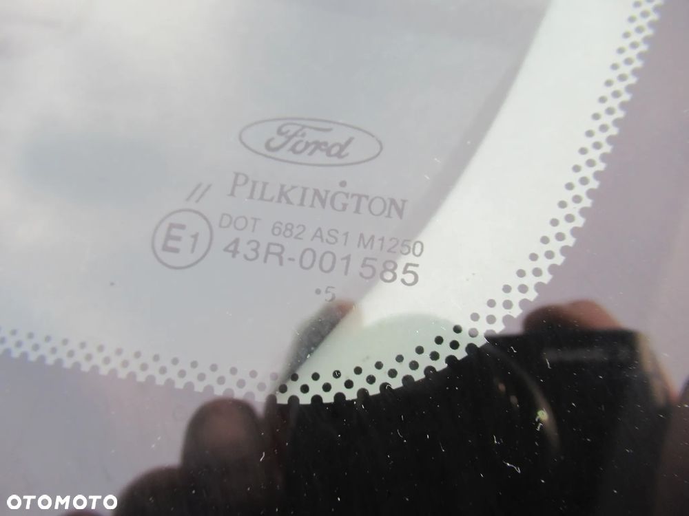 Ford Fiesta 1.4 Ghia - 17