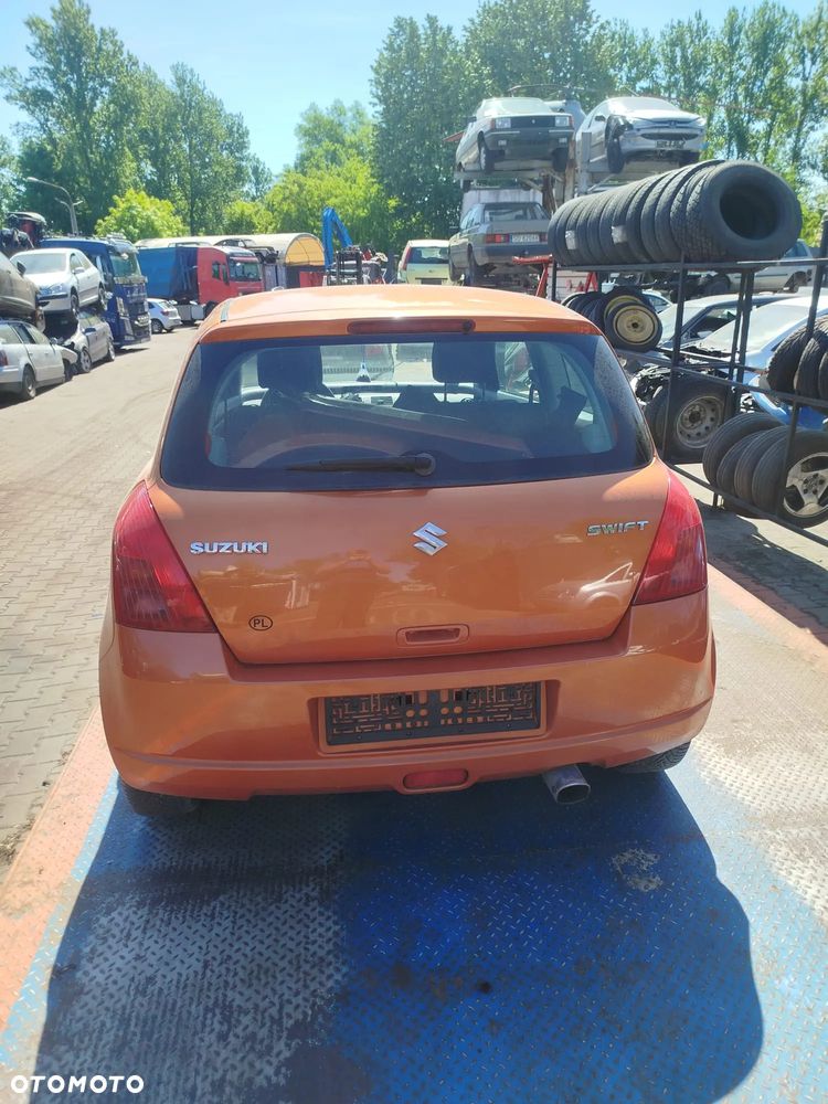 Suzuki Swift na części. - 10