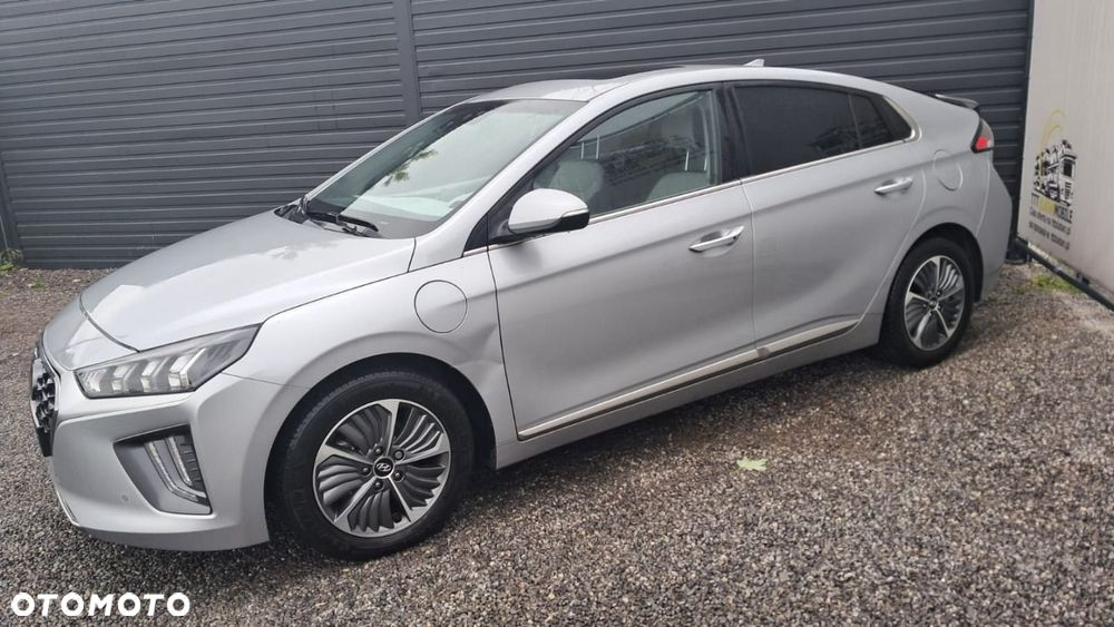 Hyundai IONIQ - 4