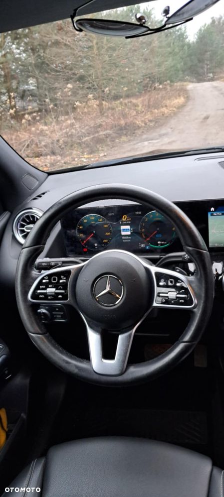 Mercedes-Benz GLA - 12