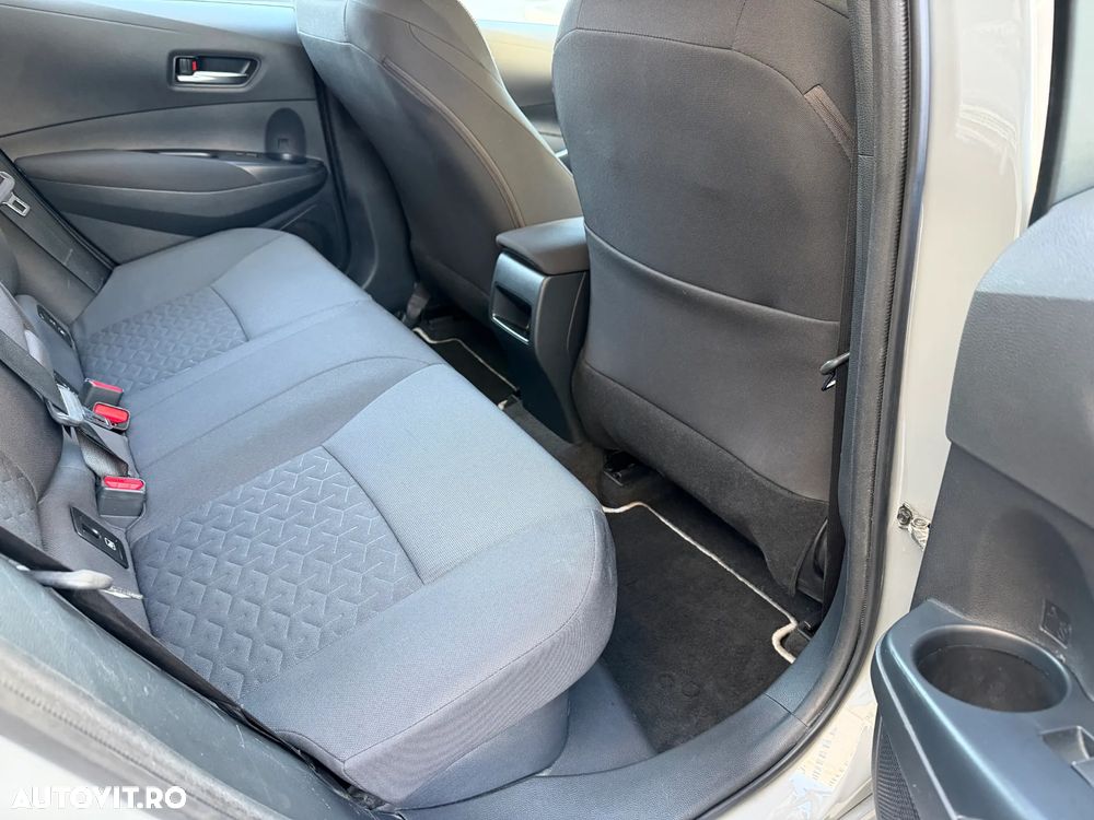 Toyota Corolla 1.8 HSD Business - 24