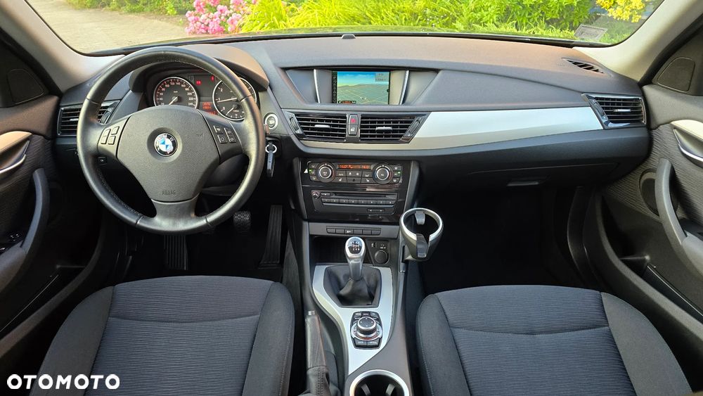 BMW X1 sDrive18i xLine - 13