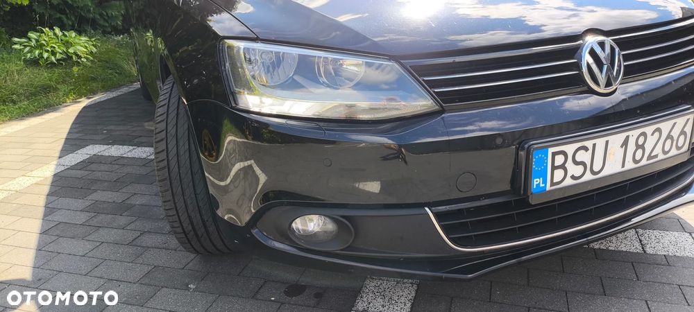Volkswagen Jetta 2.0 TDI Highline - 2