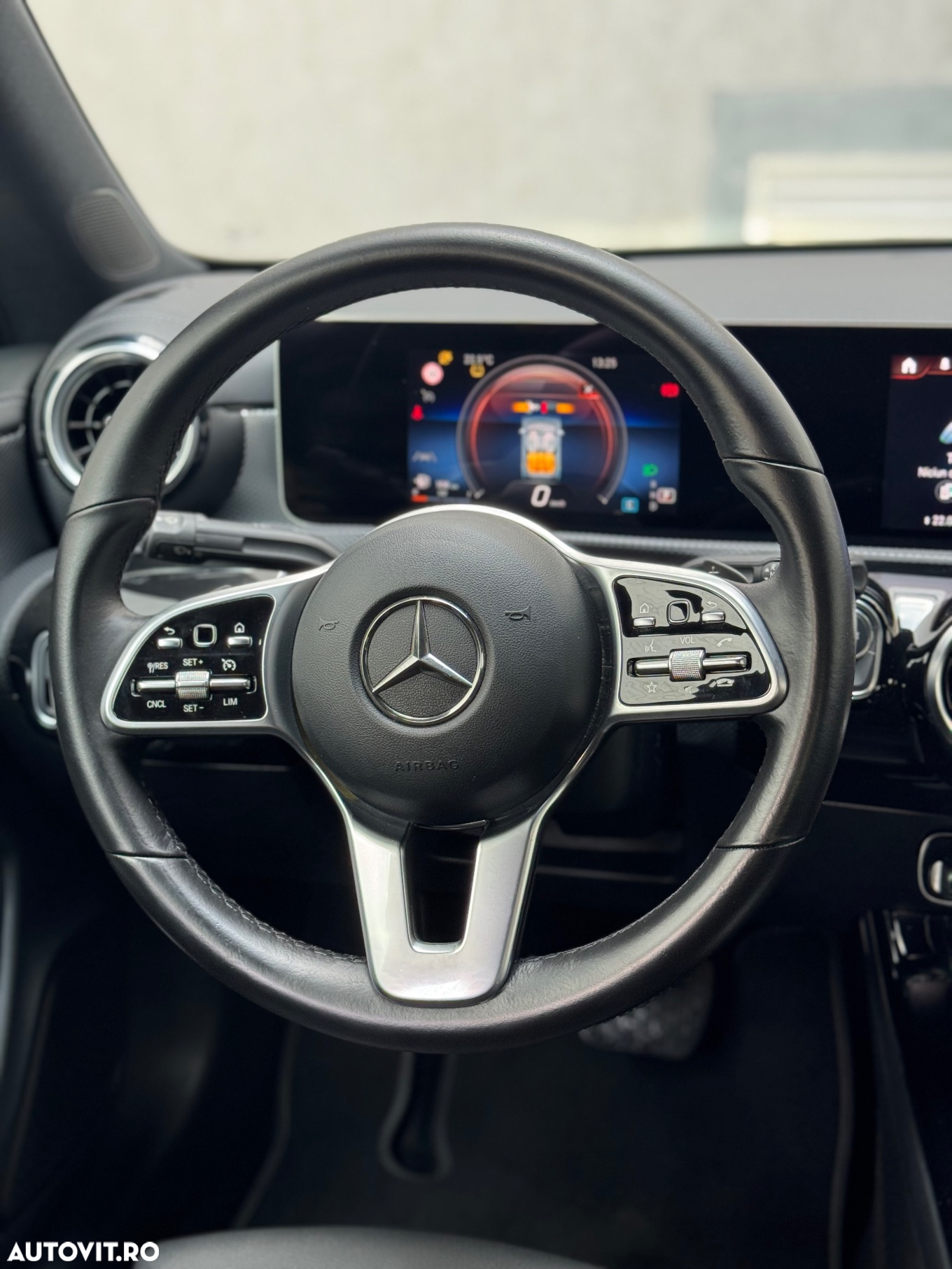 Mercedes-Benz CLA - 11