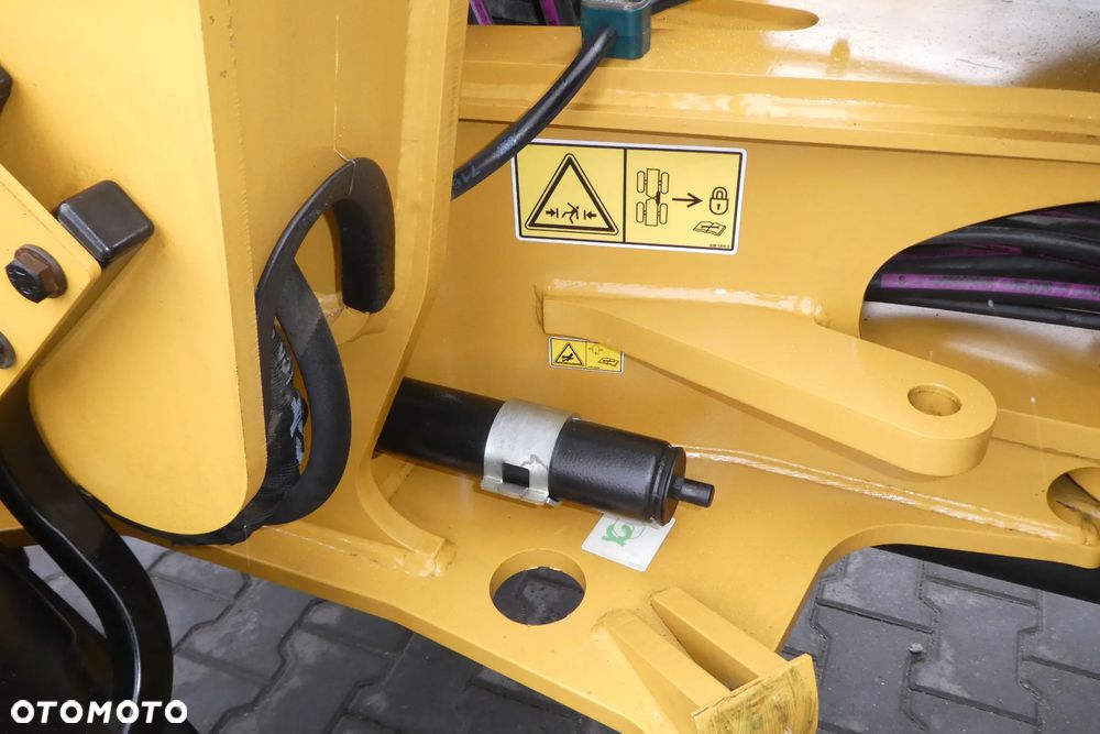 Caterpillar 906M Z NIEMIEC BIEGI DROGOWE PŁYWAJĄCA ŁYZKA - 15