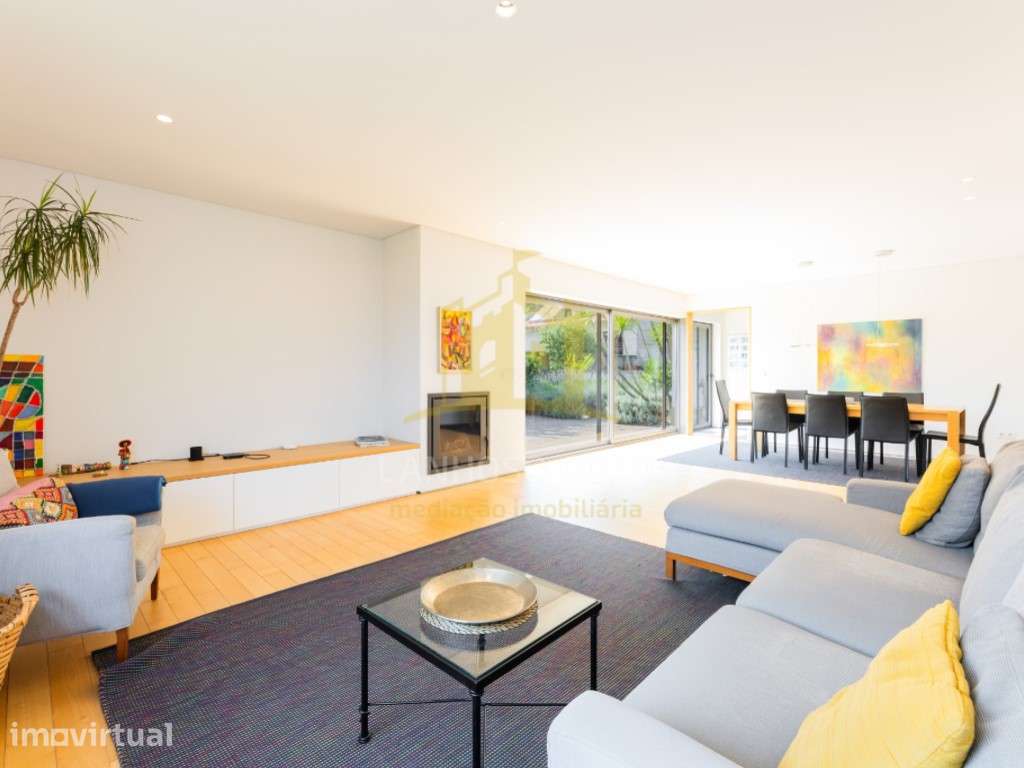 Exclusiva Moradia T5 de Arquitetura Contemporânea na Póvoa de Lanhoso - Grande imagem: 2/41