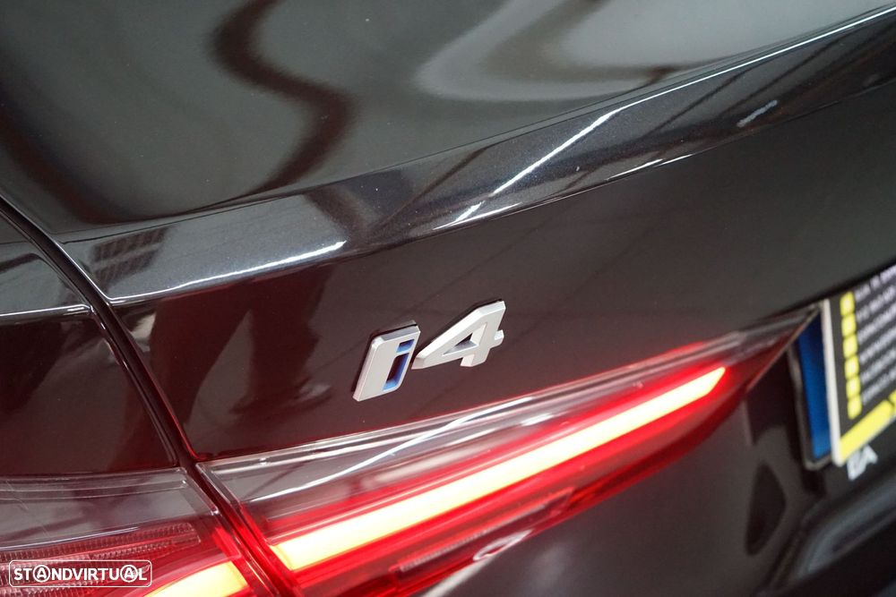 BMW i4 eDrive40 Desportiva M - 15