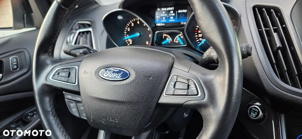 Ford Kuga 1.5 EcoBoost 2x4 Titanium - 36