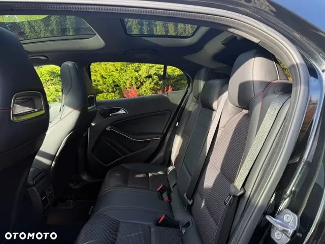 Mercedes-Benz GLA 220 4Matic 7G-DCT AMG Line - 7