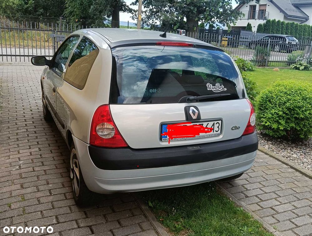 Renault Clio 2004 photo 2
