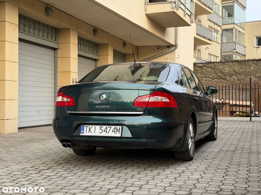 Skoda Superb 2.0 TDI L&K DSG - 4