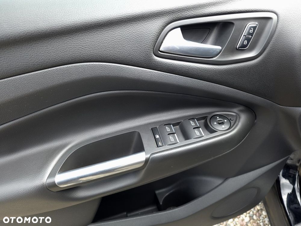 Ford Kuga 2.0 TDCi 4WD Titanium - 25