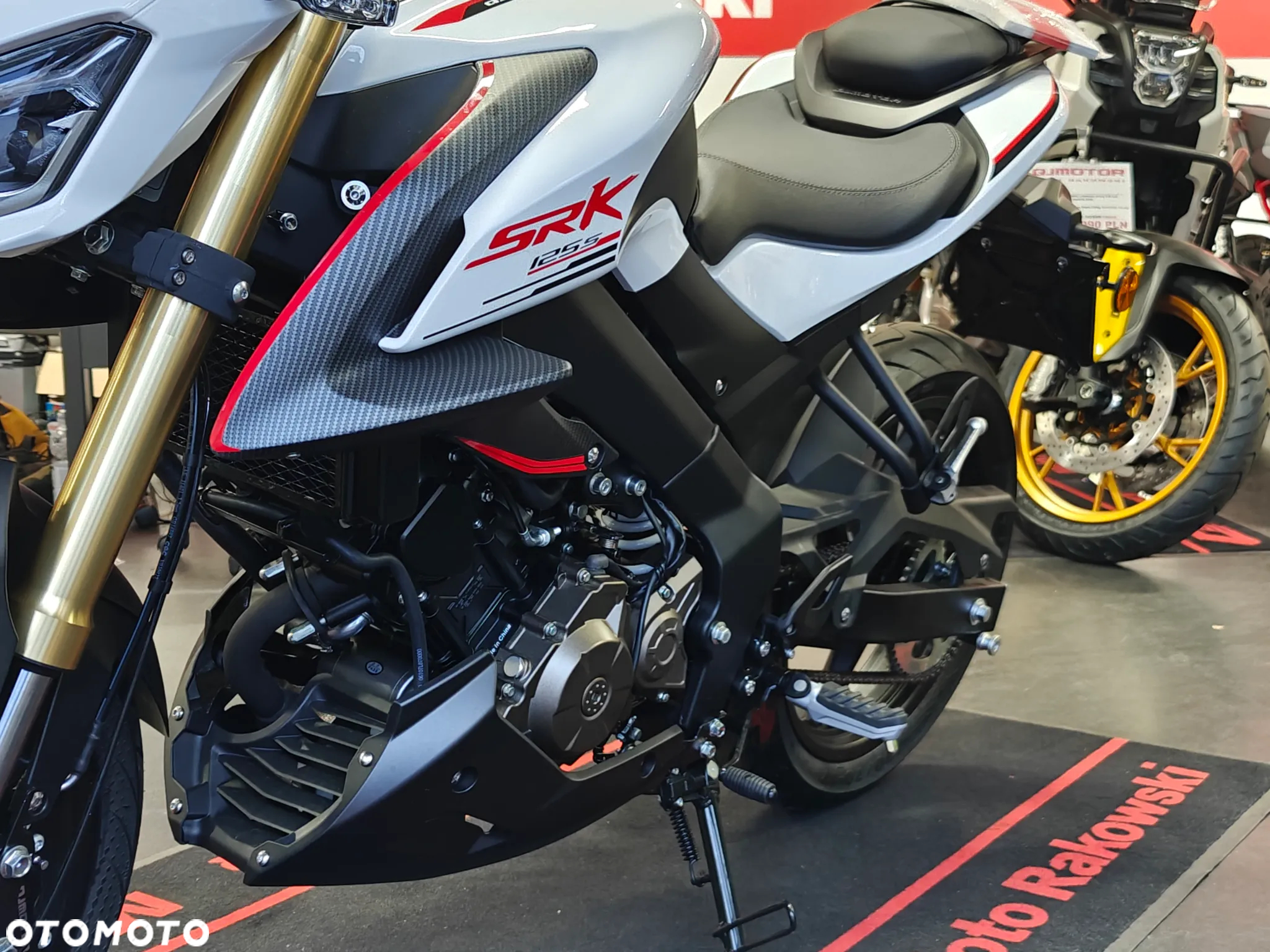 QJMOTOR SRK 125S - 13