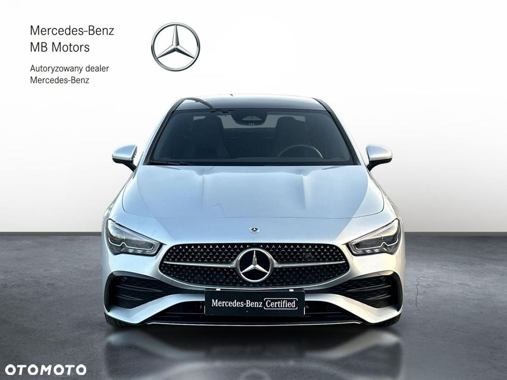 Mercedes-Benz GLA - 9