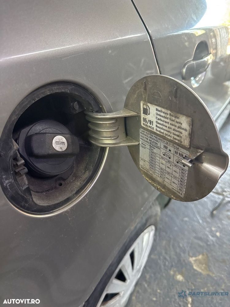 Ornament usita rezervor combustibil SKODA FABIA II 542 2006 - 2014 1.2 1.2 BBM, CHFA 5J6809857A - 2