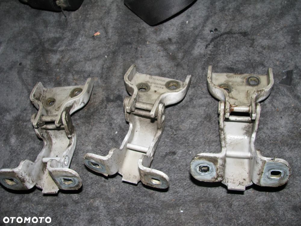 Zawias drzwi prawy lewy przód Trafic II Vivaro Primastar 311772G 66380 - 2